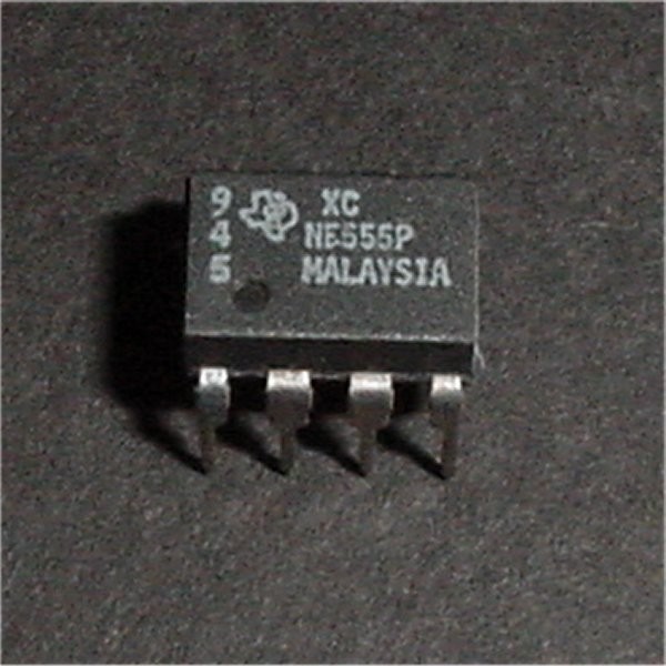 LM555 Timer IC